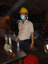 Cảng cá Quỳnh Phương không thể bảo vệ vững thành trước sự tấn công của dịch covid-19 cho bà con ngư dân.