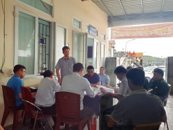 Đồng chí Trần Xuân Học - Phó giám đốc Sở Nông nghiệp và PTNT chỉ đạo công tác thực hiện kiểm tra