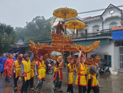 Xã Tiến Thuỷ huyện Quỳnh Lưu tổ chức lễ hội cầu ngư tại Cảng cá Lạch Quèn