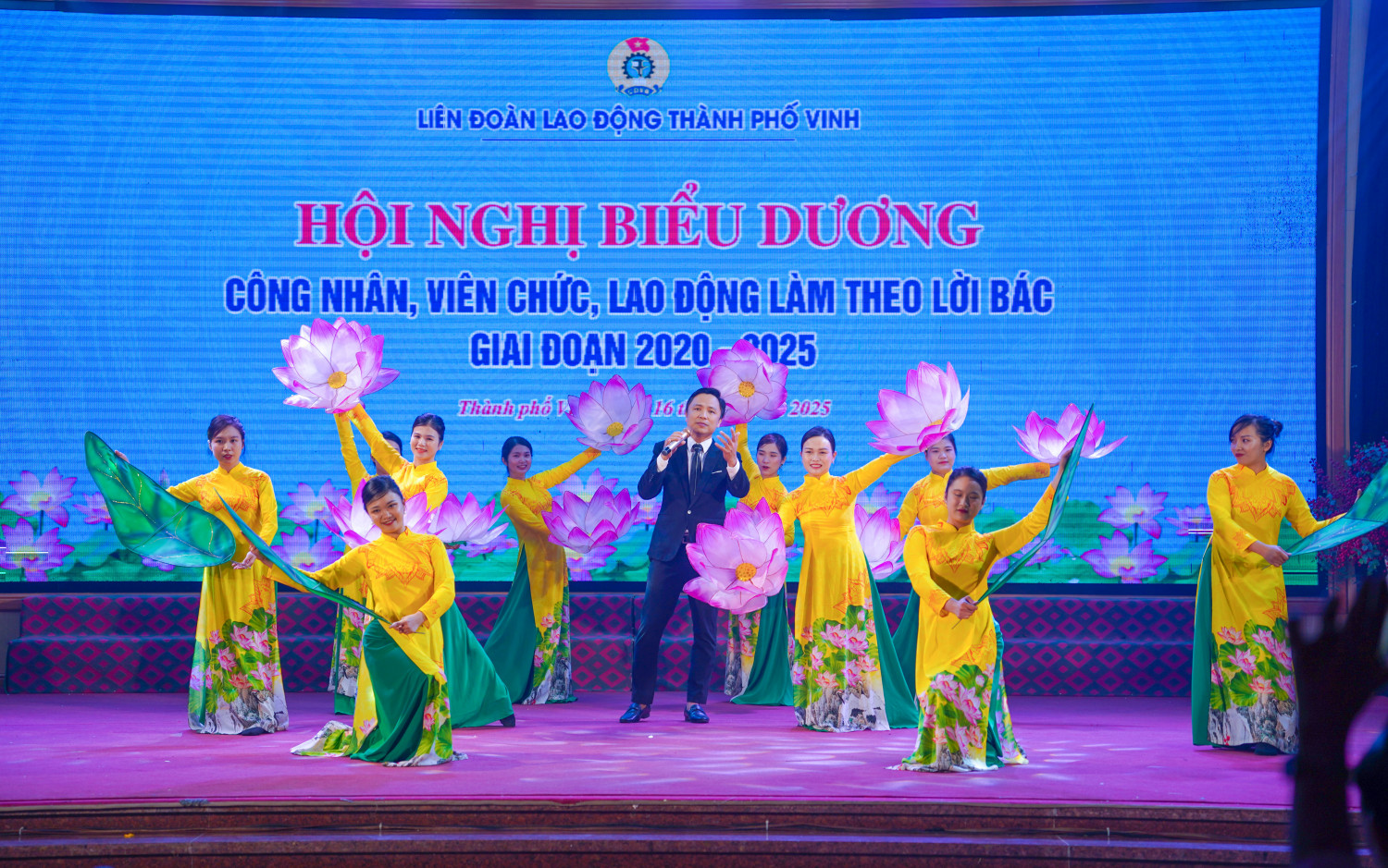 Liên đoàn Lao động TP Vinh tổ chức Hội nghị biểu dương công nhân, viên chức, lao động tiêu biểu làm theo lời Bác giai đoạn 2020 – 2025